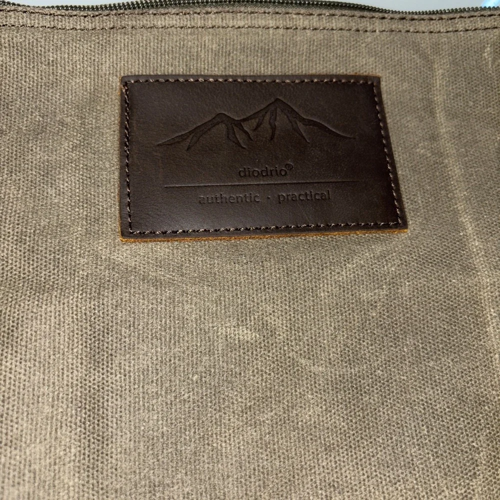 Diodrio Canvas Portfolio Laptop Bag Green Khaki W/ Leather Accents 14.5